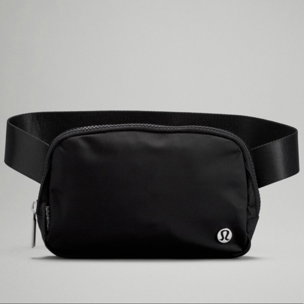 Lululemon Everywhere Belt Bag